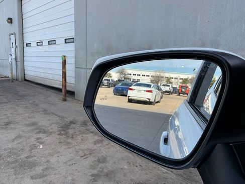 Used 2025 Toyota RAV4 XLE image 20