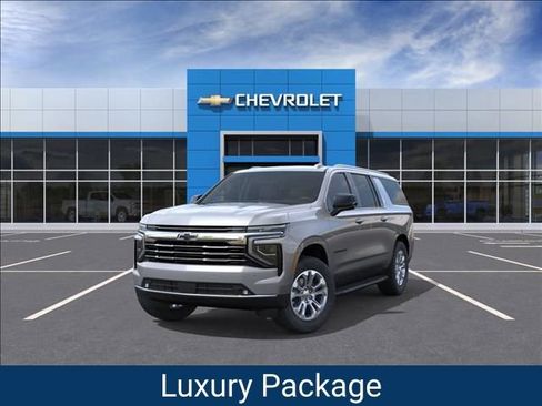 New 2026 Chevrolet Suburban LT w/ Comfort Package AWD/4WD image 9
