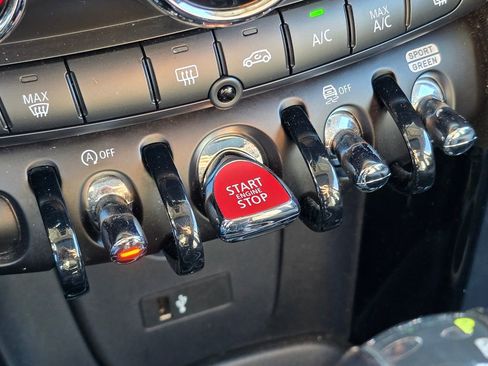 Used 2019 MINI Cooper S w/ Storage Package image 30