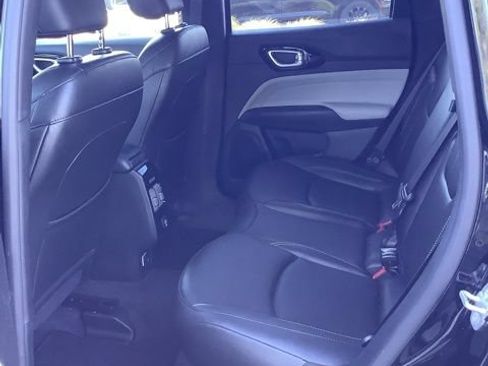 Used 2025 Jeep Compass Limited AWD/4WD image 16