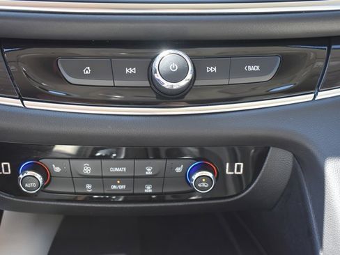 Used 2024 Buick Enclave Essence FWD image 27