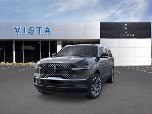 New 2026 Lincoln Navigator L Reserve AWD/4WD image 2