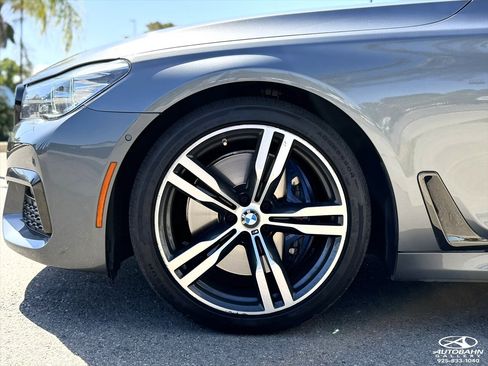 Used 2019 BMW 740i w/ Executive Package RWD image 10