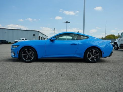 Used 2024 Ford Mustang Premium image 4