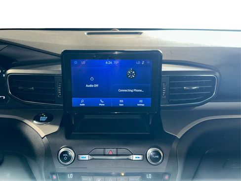 Used 2020 Ford Explorer XLT w/ Equipment Group 202A AWD/4WD image 26