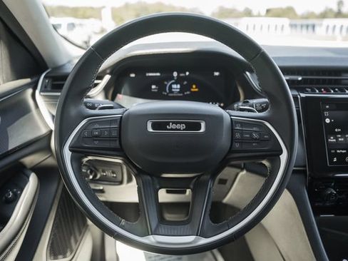 Used 2023 Jeep Grand Cherokee L Laredo AWD/4WD image 33