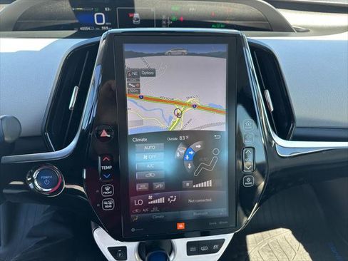 Certified 2018 Toyota Prius Prime Advanced FWD image 17
