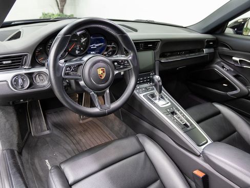 Used 2018 Porsche 911 Carrera image 5
