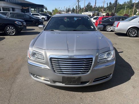 Used 2013 Chrysler 300 w/ Driver Convenience Group RWD image 7