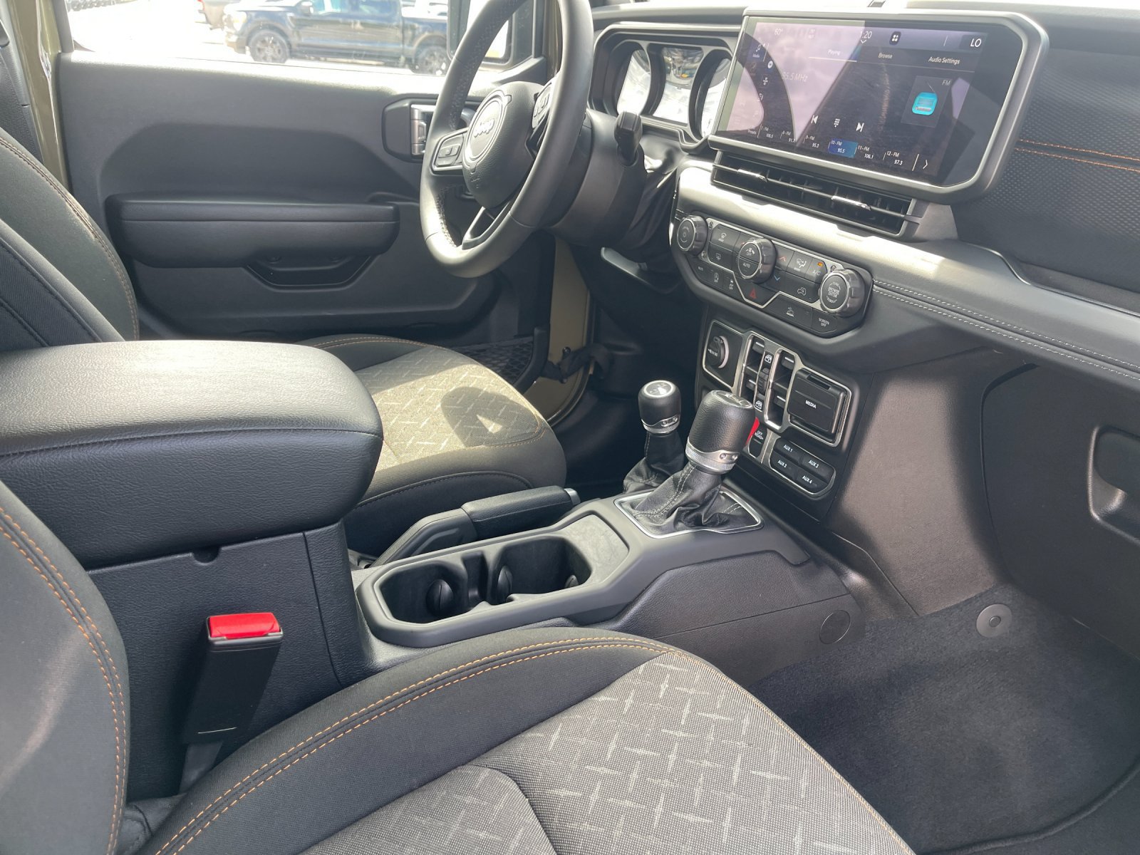 Used 2026 Jeep Gladiator Mojave AWD/4WD image 17
