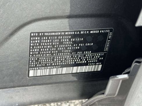 Certified 2025 Volkswagen Tiguan SE R-Line AWD/4WD image 26