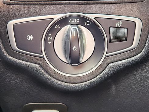 Used 2019 Mercedes-Benz GLC 300 image 16