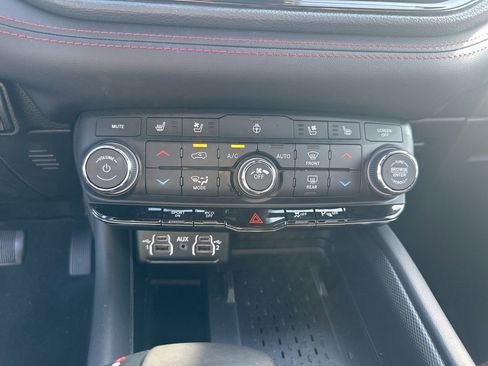 Used 2025 Dodge Durango R/T w/ Blacktop Package image 13