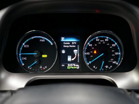 Used 2018 Toyota RAV4 Limited image 18