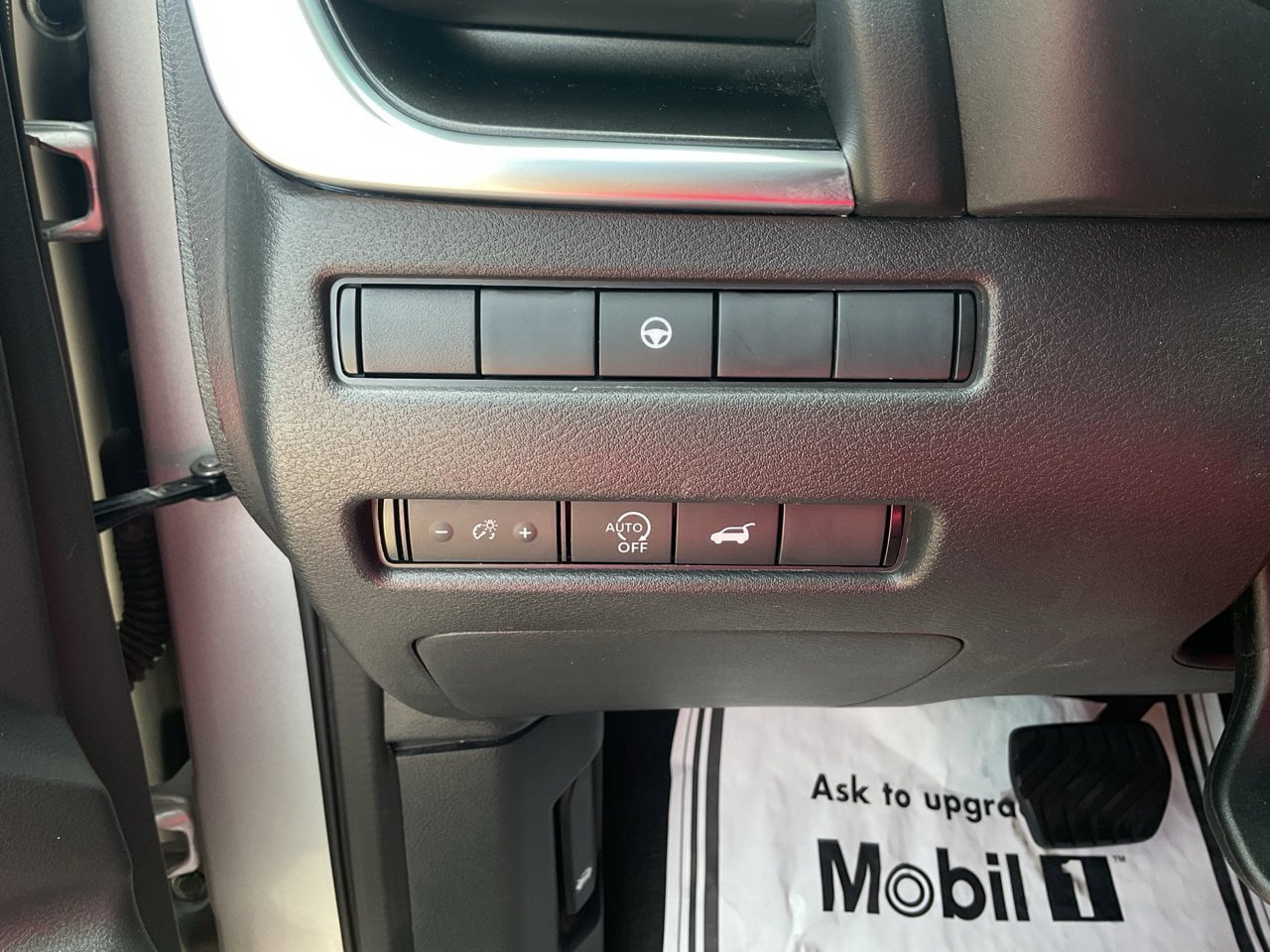 Used 2025 Nissan Rogue SV FWD image 21