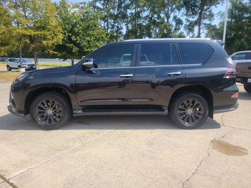 Used 2023 Lexus GX 460 Premium w/ Accessory Package AWD/4WD image 2