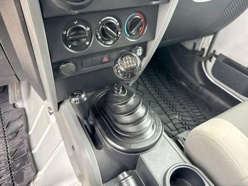 Used 2007 Jeep Wrangler Unlimited X AWD/4WD image 32