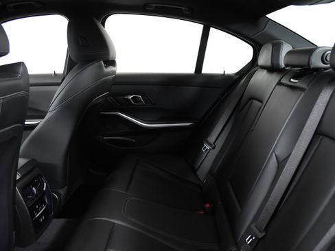 Used 2025 BMW 330i Sedan image 23