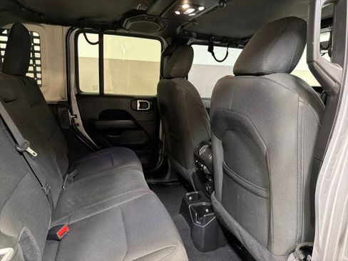 Used 2020 Jeep Wrangler Unlimited Sahara image 57