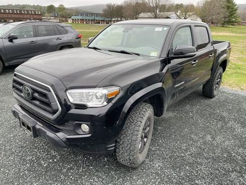 Used 2023 Toyota Tacoma SR5 w/ Technology Package AWD/4WD image 2