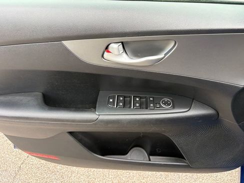 Used 2019 Kia Forte LXS FWD image 25