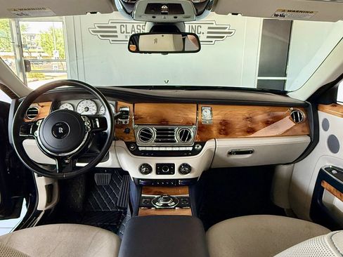 Used 2012 Rolls-Royce Ghost RWD image 16