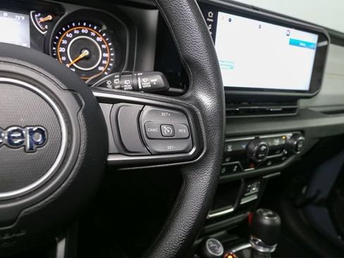 Used 2024 Jeep Wrangler Unlimited Sport AWD/4WD image 30