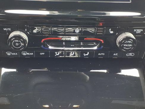 Used 2023 Jeep Grand Cherokee Altitude image 8