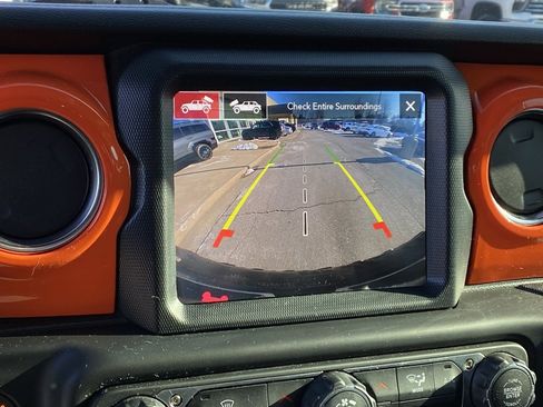 Used 2022 Jeep Wrangler Unlimited Rubicon w/ Steel Bumper Group image 18