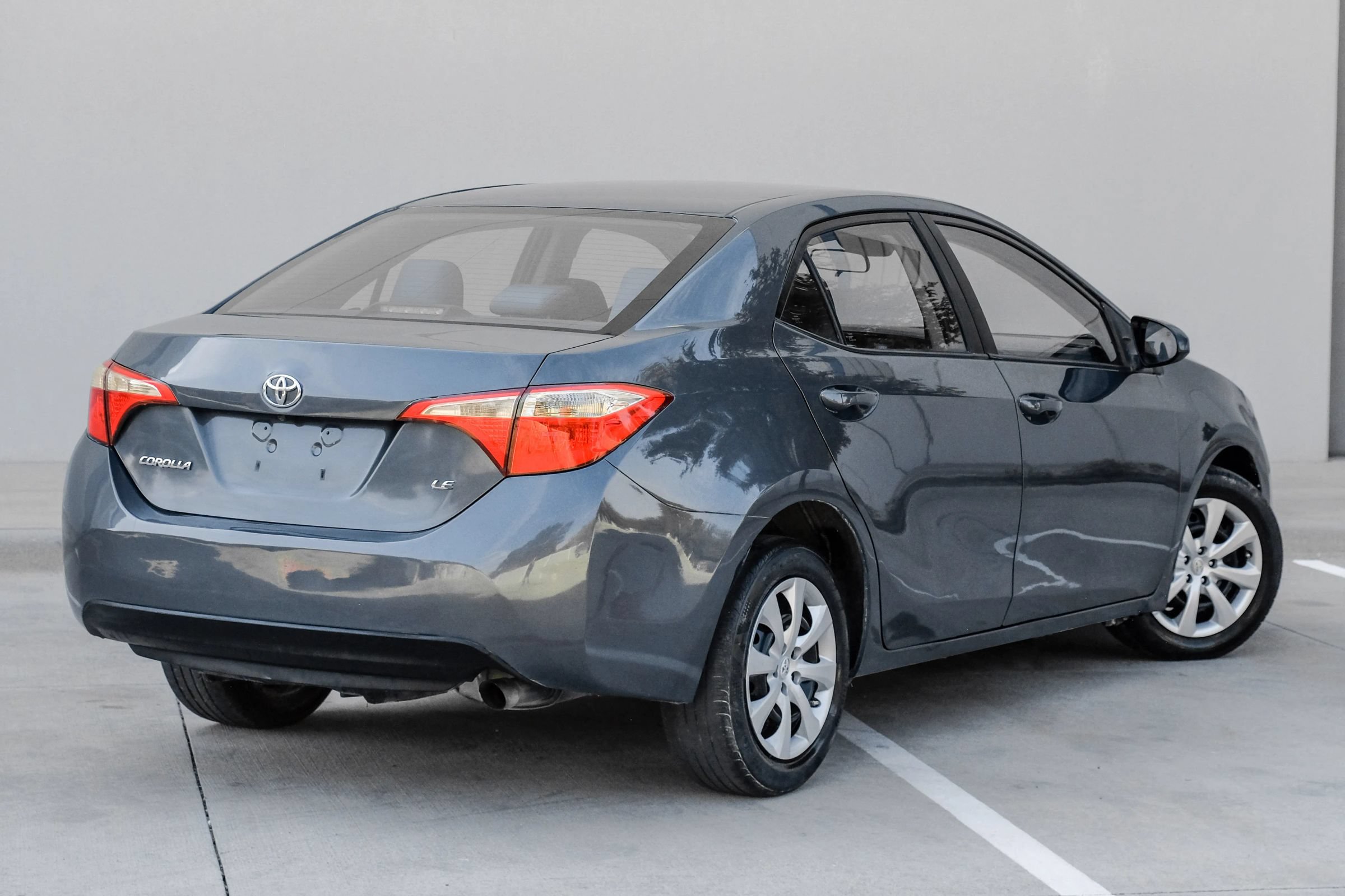 Used 2018 Toyota Corolla LE FWD image 11