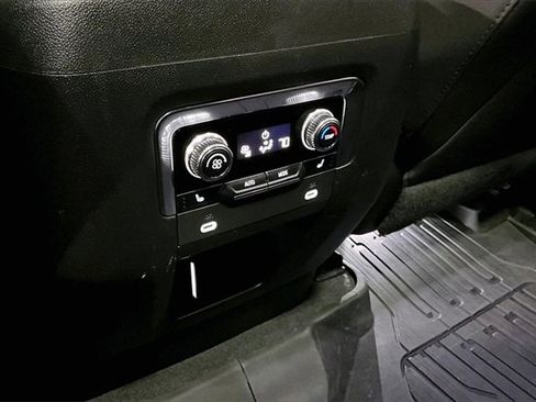 Used 2023 GMC Yukon XL AT4 image 26
