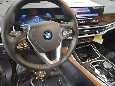 New 2026 BMW X5 xDrive40i w/ Climate Comfort Package image 18