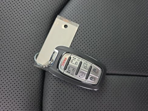 New 2026 Chrysler Pacifica Limited AWD/4WD image 40