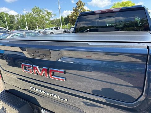 Used 2019 GMC Sierra 1500 Denali w/ Denali Ultimate Package AWD/4WD image 8