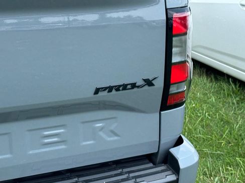 Used 2024 Nissan Frontier Pro-X w/ Pro Convenience Package RWD image 12