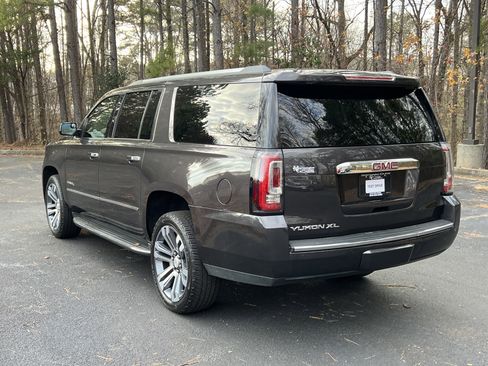 Used 2017 GMC Yukon XL Denali w/ Open Road Package image 12
