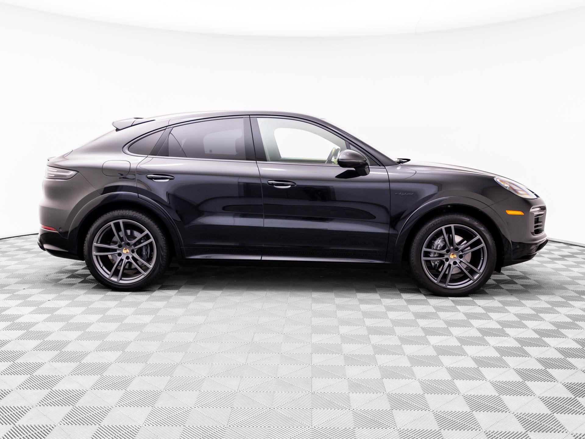 Used 2023 Porsche Cayenne Platinum Edition AWD/4WD image 7