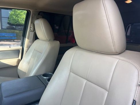 Used 2012 Ford Expedition XLT image 7
