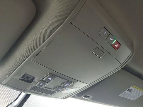 Used 2022 Volkswagen Atlas SE image 34