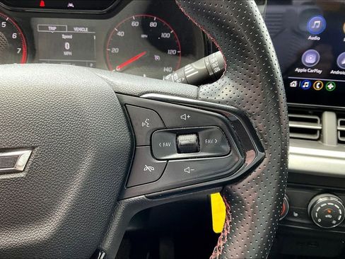 Used 2024 Chevrolet Trax RS FWD image 20