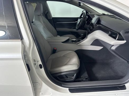 Used 2023 Toyota Camry XSE FWD image 13