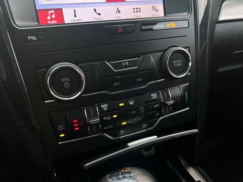 Used 2019 Ford Explorer XLT w/ Equipment Group 202A image 14