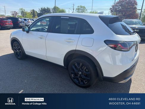 Used 2024 Honda HR-V Sport image 8