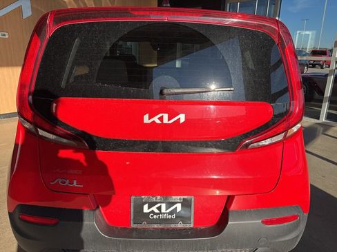 Certified 2022 Kia Soul LX w/ Technology Package image 11