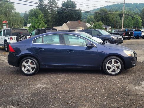 Used 2012 Volvo S60 T5 w/ Climate Pkg FWD image 9