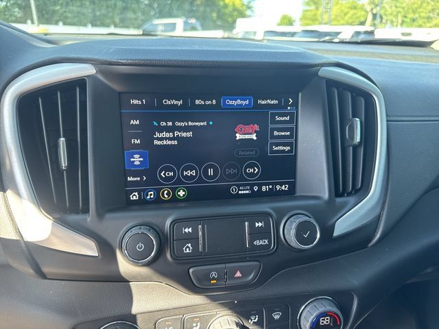 Used 2023 GMC Terrain SLT w/ Tech Package FWD image 13