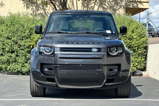 Certified 2025 Land Rover Defender 130 X-Dynamic SE AWD/4WD image 8