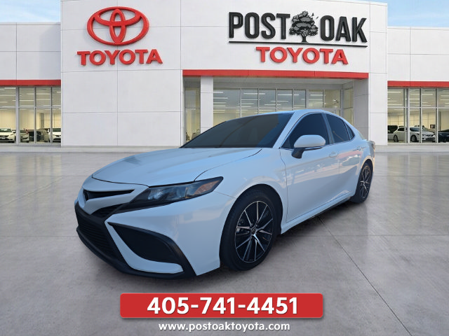 Used 2023 Toyota Camry SE FWD image 2