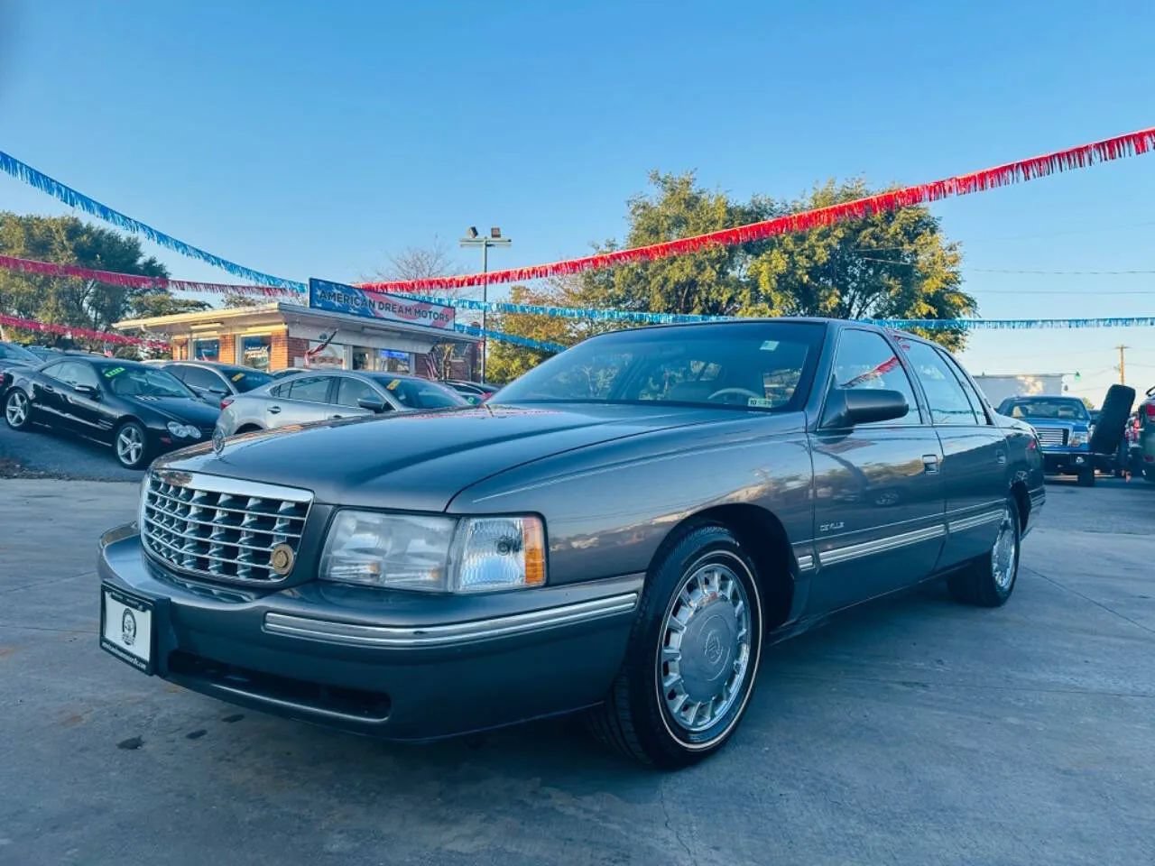 Used 1998 Cadillac De Ville FWD image 2