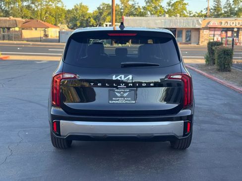 Used 2025 Kia Telluride LX FWD image 5